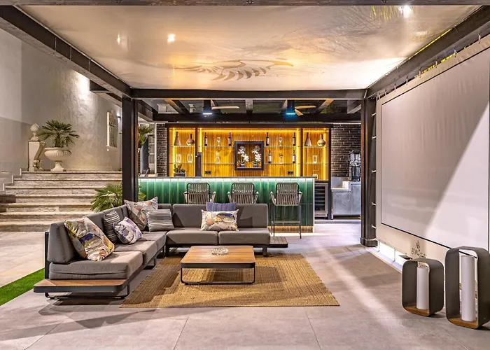 Willa Frontline El Martinete With Picasso Pool Marbella