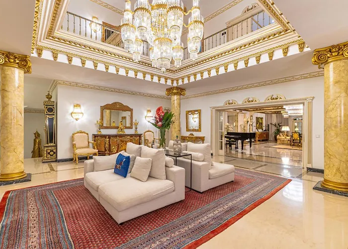 Willa Frontline El Martinete With Picasso Pool Marbella