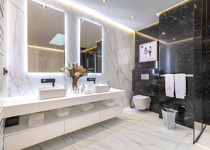 Frontline El Martinete With Picasso Pool Marbella