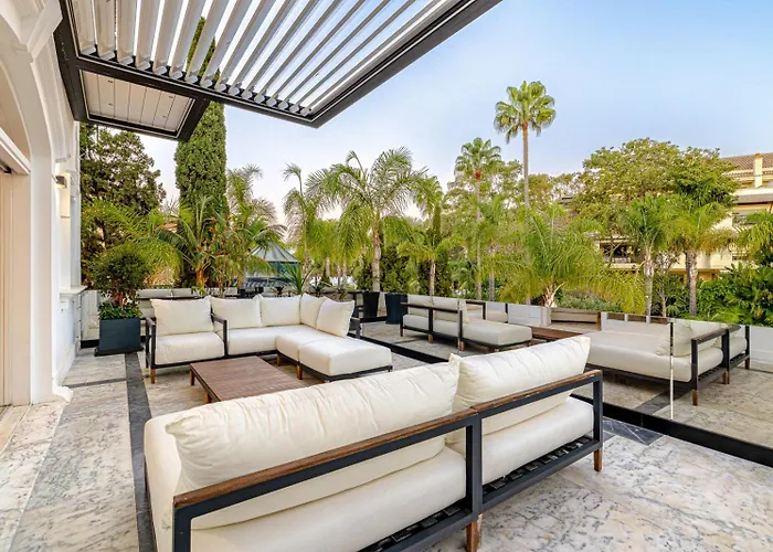 Willa Frontline El Martinete With Picasso Pool Marbella