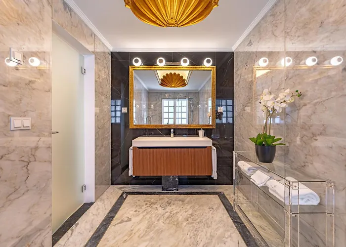 Frontline El Martinete With Picasso Pool Marbella