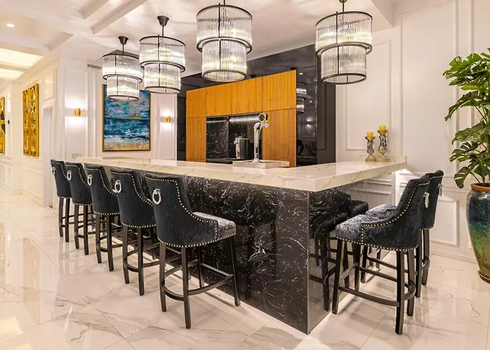 Frontline El Martinete With Picasso Pool Marbella