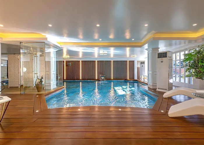 Frontline El Martinete With Picasso Pool