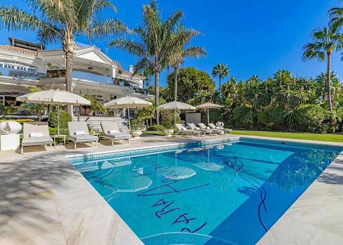 Frontline El Martinete With Picasso Pool