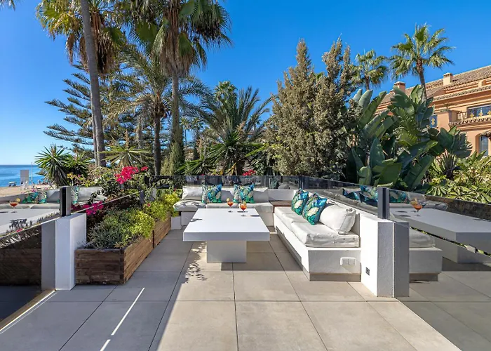 Frontline El Martinete With Picasso Pool Marbella