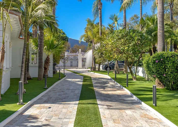 Willa Frontline El Martinete With Picasso Pool *