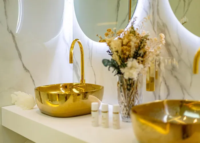 Frontline El Martinete With Picasso Pool Marbella