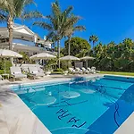 Frontline El Martinete With Picasso Pool