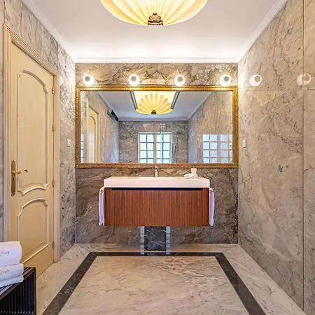 Frontline El Martinete With Picasso Pool Marbella