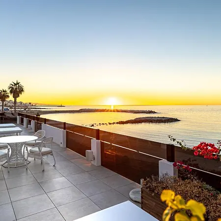 Frontline El Martinete With Picasso Pool Villa Marbella