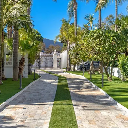 El Martinete Beachfront With Picasso Pool Villa Marbella