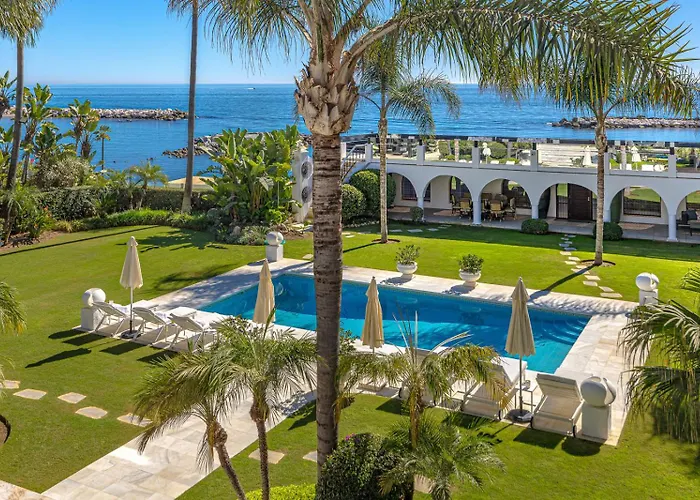 Frontline El Martinete With Picasso Pool Marbella