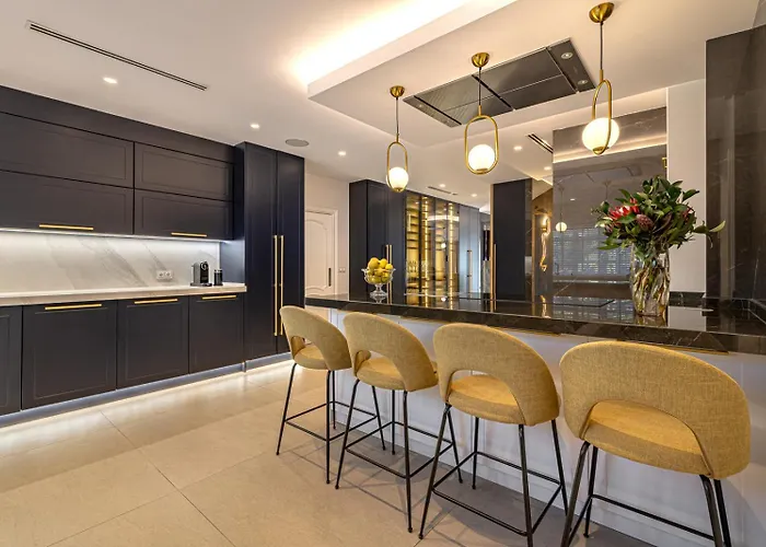 Frontline El Martinete With Picasso Pool * 마르베야