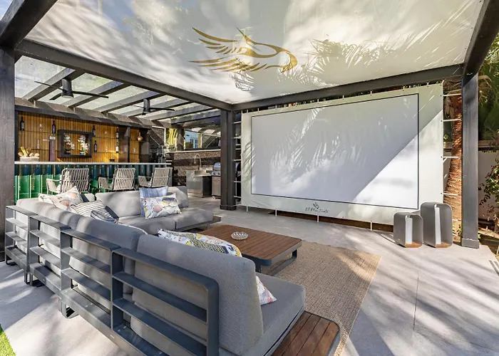 Frontline El Martinete With Picasso Pool Villa